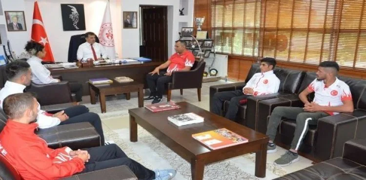 Kayserili Muaythai sporcularından Murat Eskici'ye ziyaret