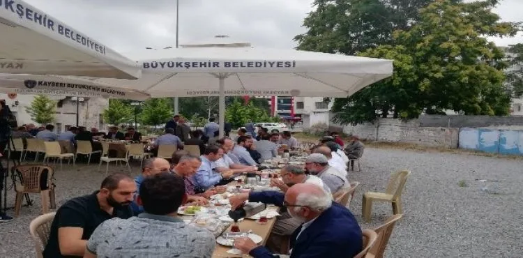 Yaşar Karayel: “Şahsi menfaatleri peşinde olanlar şehirlerine sahip çıkamazlar”