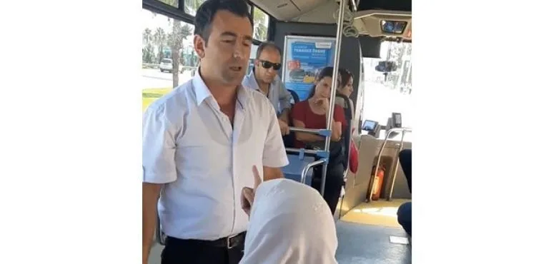Yaşlı teyzenin şoföre engelli rampası sitemi sosyal medyayı salladı