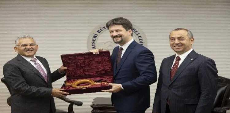 Macaristan'ın Ankara Büyükelçisi Victor Matis, Başkan Büyükkılıç'ı ziyaret etti