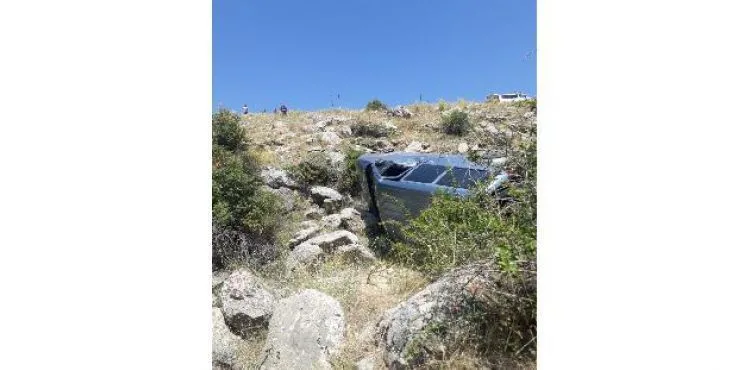 Otomobil şarampole yuvarlandı: 2 yaralı