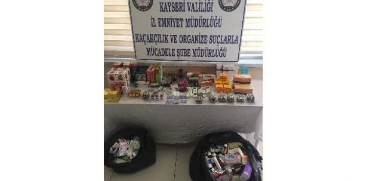 Giyim mağazasında cinsel içerikli hap ele geçirildi