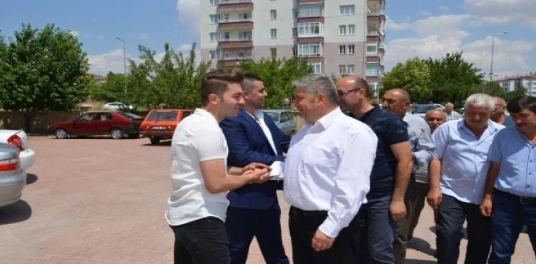 Başkan Altun, vatandaşları mutlu gününde yalnız bırakmıyor