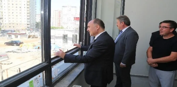 Vali Günaydın Okul İnşaatında İncelemelerde Bulundu