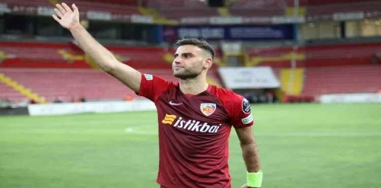 Deniz Türüç Fenerbahçe'yi tercih etti