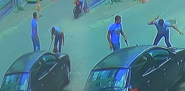 Esenyurt'ta sokak ortasında silahlı kavga