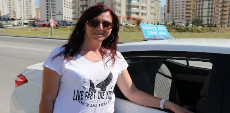 Direksiyon ve trafik eğitmeninden yayalara uyarı: