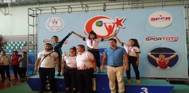 Yıldızlar Ferdi Türkiye Halter Şampiyonasından 1 gümüş, 1 bronz madalya