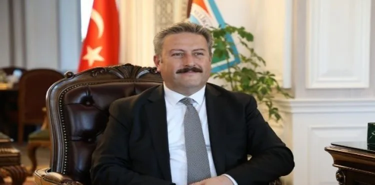 Başkan Palancıoğlu'ndan Bayram öncesi 4 sporcuya 4 altın madalya