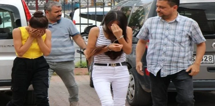 Hırsız kız kardeşler yakalandı