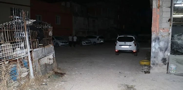 Husumetlileri ile barışmak için gittiler, silahlı saldırıya uğradılar: 1 ölü, 1 yaralı