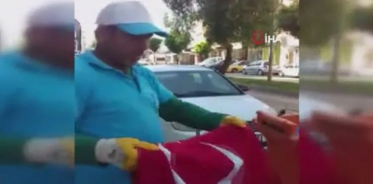 Temizlik işçisi çöpte bulduğu Türk Bayrağını öpüp cebine koydu