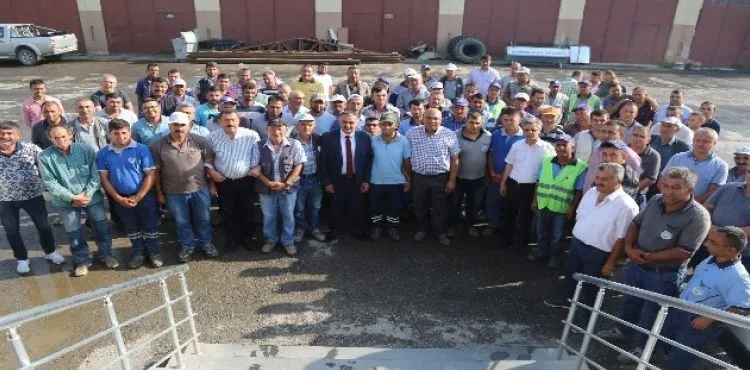 Başkan Cabbar, belediye personeli ile bayramlaştı