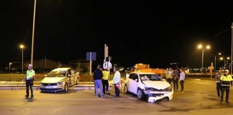 Sivas'ta trafik kazası 10 yaralı
