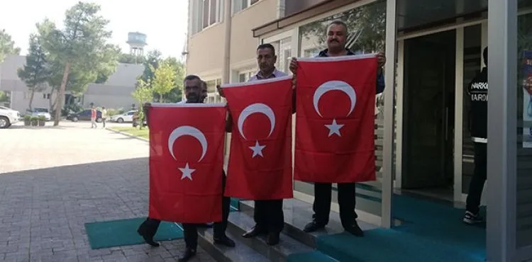 Bayrağa dokunana devlet dokundu!
