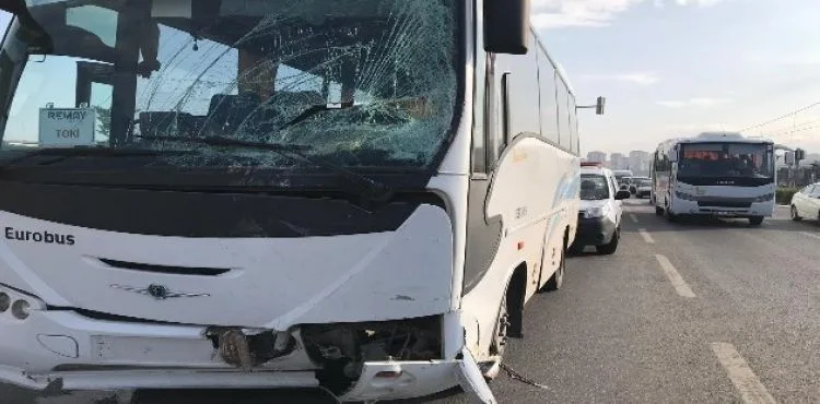 İşçi servisi otomobile çarptı: 6 yaralı