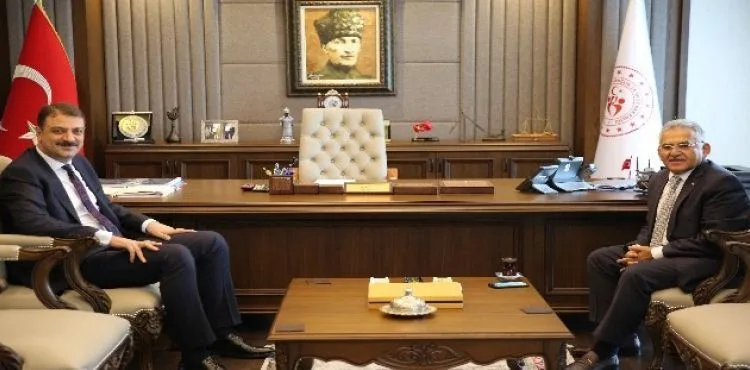 Başkan Büyükkılıç, Ankara'da bir dizi temasta bulundu