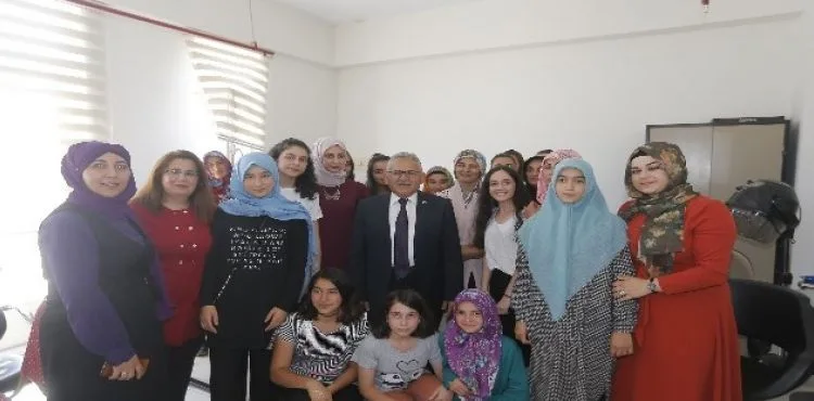 Başkan Büyükkılıç, Tomarza'da gerçekleştirilen Vefa Buluşması'na katıldı