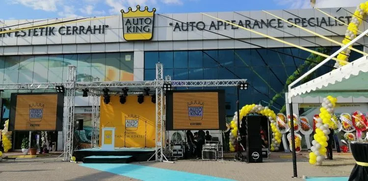 auto kıng-kayseri servis merkezinde bayrak değişimi