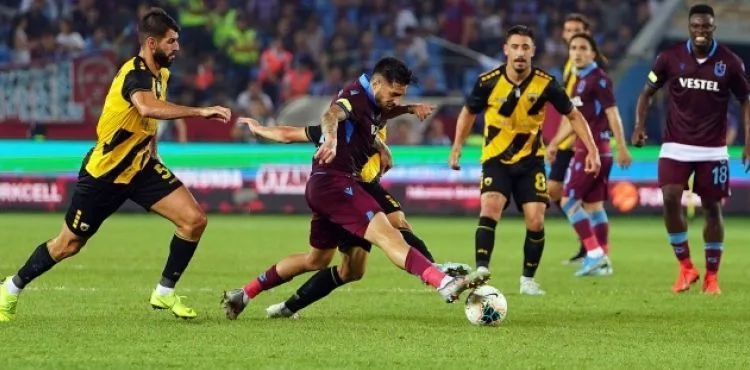 Temsilcimiz Trabzonspor UEFA Avrupa Ligi'nde tur atladı!