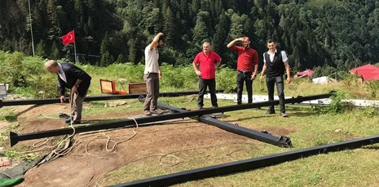 Ayder'de tepkilere neden olan salıncaklar sökülmeye başlandı