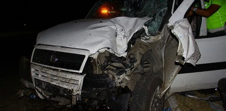Hız göstergesi 190 Km'de takılı kaldı, 4 kişi yaralandı