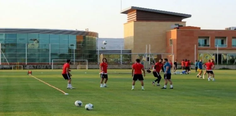 Kayserispor hazırlıklarını sürdürüyor