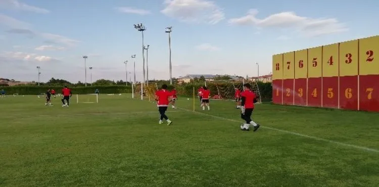 Kayserispor hazırlık maçı çalışmalarını sürdürüyor