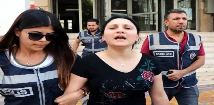 Suç makinesi kadın, odasına yaptığı özel bölmede yakalandı