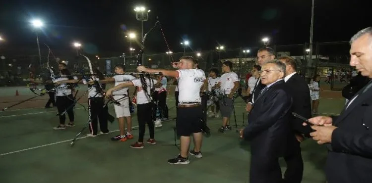 Başkan Büyükkılıç, geleceğin sporcularıyla