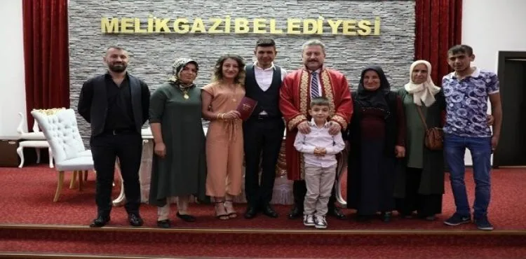 Melikgazi'de '09.09.2019 günü Saat: 09.09' da 45 nikah kıyıldı