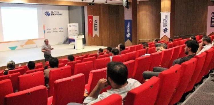 Erciyes Teknopark yazılım firmaları için dış ticaret eğitimi düzenledi
