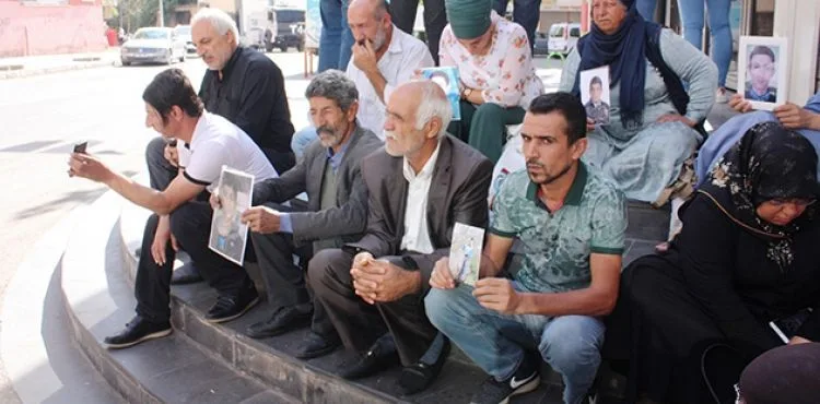 HDP önünde eylem yapan ailelerin sayısı 20'ye yükseldi