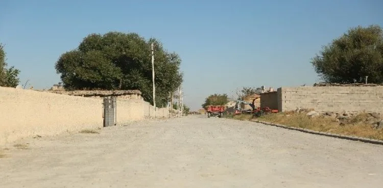 Develi'de on kırsal mahallenin parke ve asfaltlama çalışmaları tamamlandı
