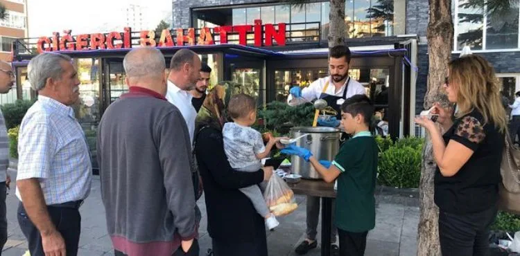 CİĞERCİ BAHATTİN’DEN AŞURE İKRAMI