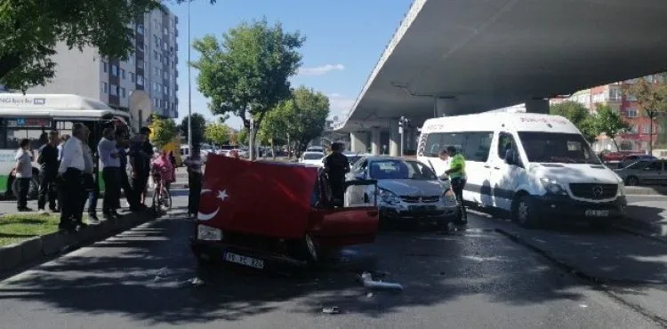Otomobiller çarpıştı: 1 yaralı