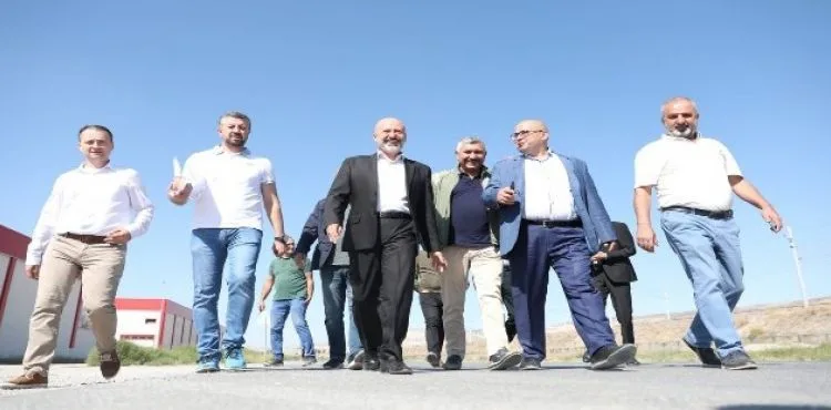 Çolakbayrakdar, yakın zamanda açılacak olan KUMSMALL Factory AVM'de