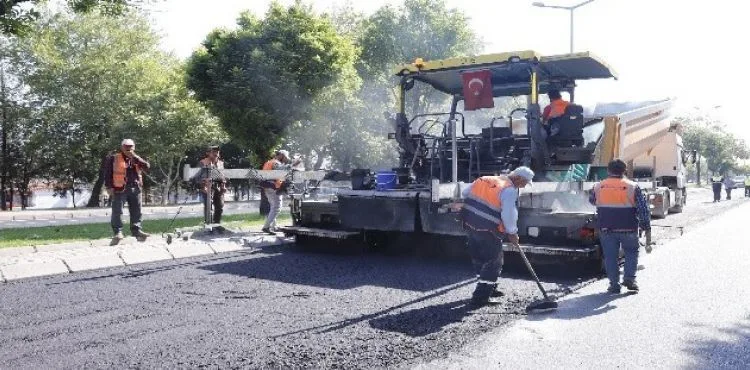Başkan Büyükkılıç: "Şehrin girişi çiçek gibi olmalı"