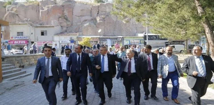 Başkan Büyükkılıç, Üzüm Festivali'ne katıldı