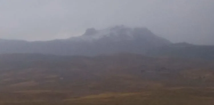 Erciyes'e mevsimin ilk karı yağdı
