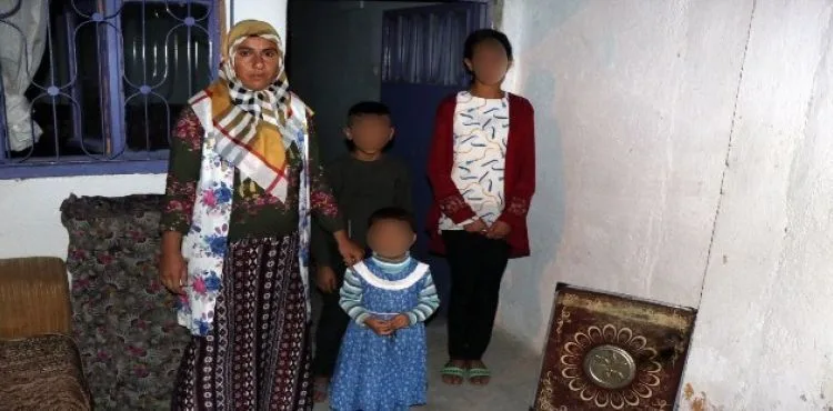 Evleri yanan kadın, 3 çocuğuyla mağdur oldu