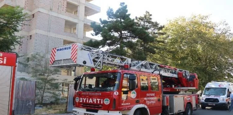 Bunalıma giren şahıs 15. Katta intihar girişiminde bulundu