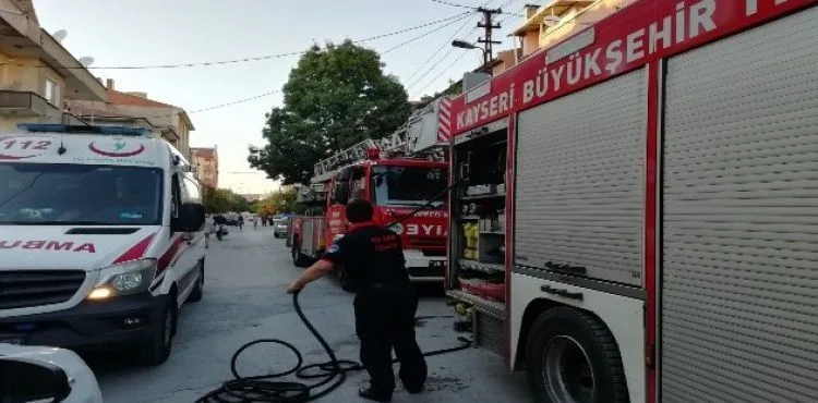 Çakı katındaki kömürlükte çıkan yangın itfaiye ekipleri tarafından kısa sürede söndürüldü.
