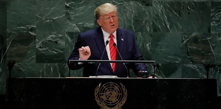 Trump : 'İran halkı yoksulluğu azaltan bir hükümeti hak ediyor'