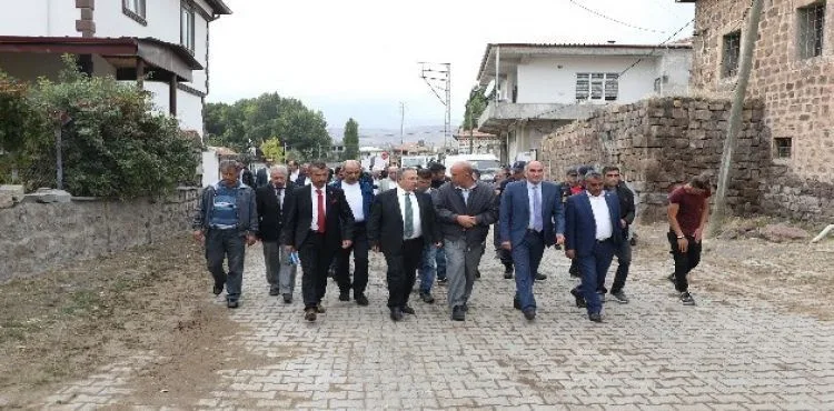 "Vatanını en çok seven, görevini en iyi yapandır"