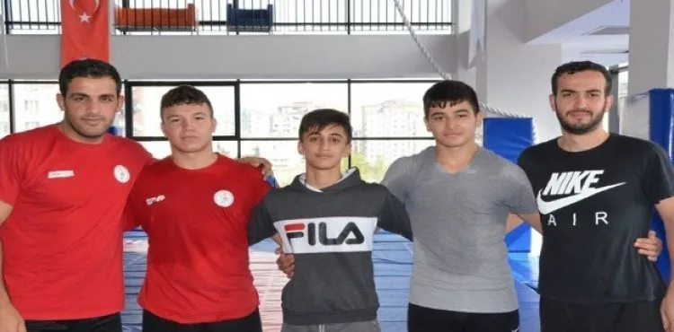 Toygun Aktop ve Mulla Kağan Taşçı, Güreş Balkan Şampiyonası'nda Türkiye'yi Temsil Edecek