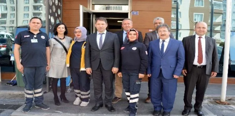 Türkiye genelinde 5 bin 400 ambulans ve 17 ambulans helikopter