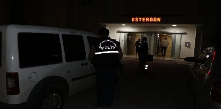 Kendini bıçaklayarak intihar etmek istedi