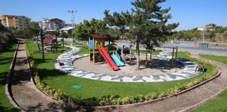 Başkan Özdoğan:”Çocuk ve kadınlarımız için parklarımızı yeniliyoruz”
