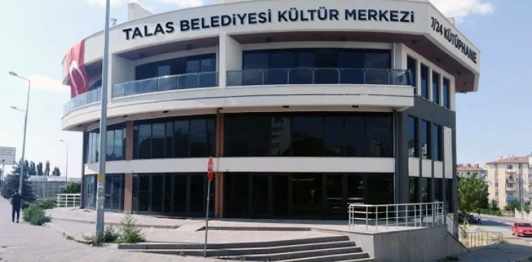 Başkan Yalçın: "Yurtlar bölgesindeki 5 katlı binayı kültür merkezine dönüştüreceğiz"